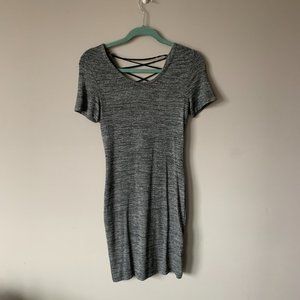 Madewell Dress (short sleeve) - Grey with a open tie back